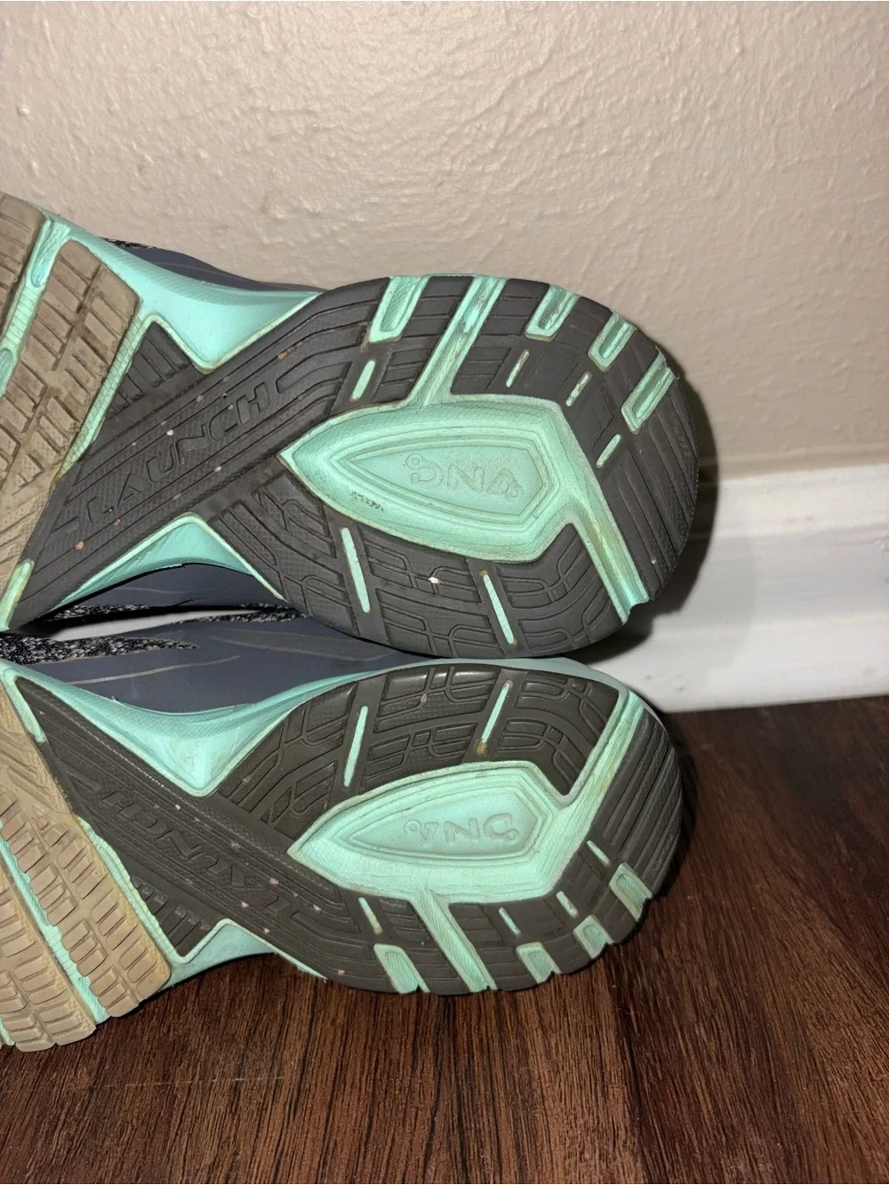 Brooks Launch 4 Womens Running Shoes